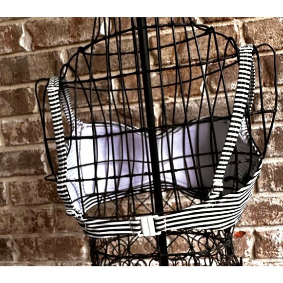 Niptuck Swim Bikini Top Size 6 Black White Striped Swimsuit Beach Cruise… - Picture 6 of 10